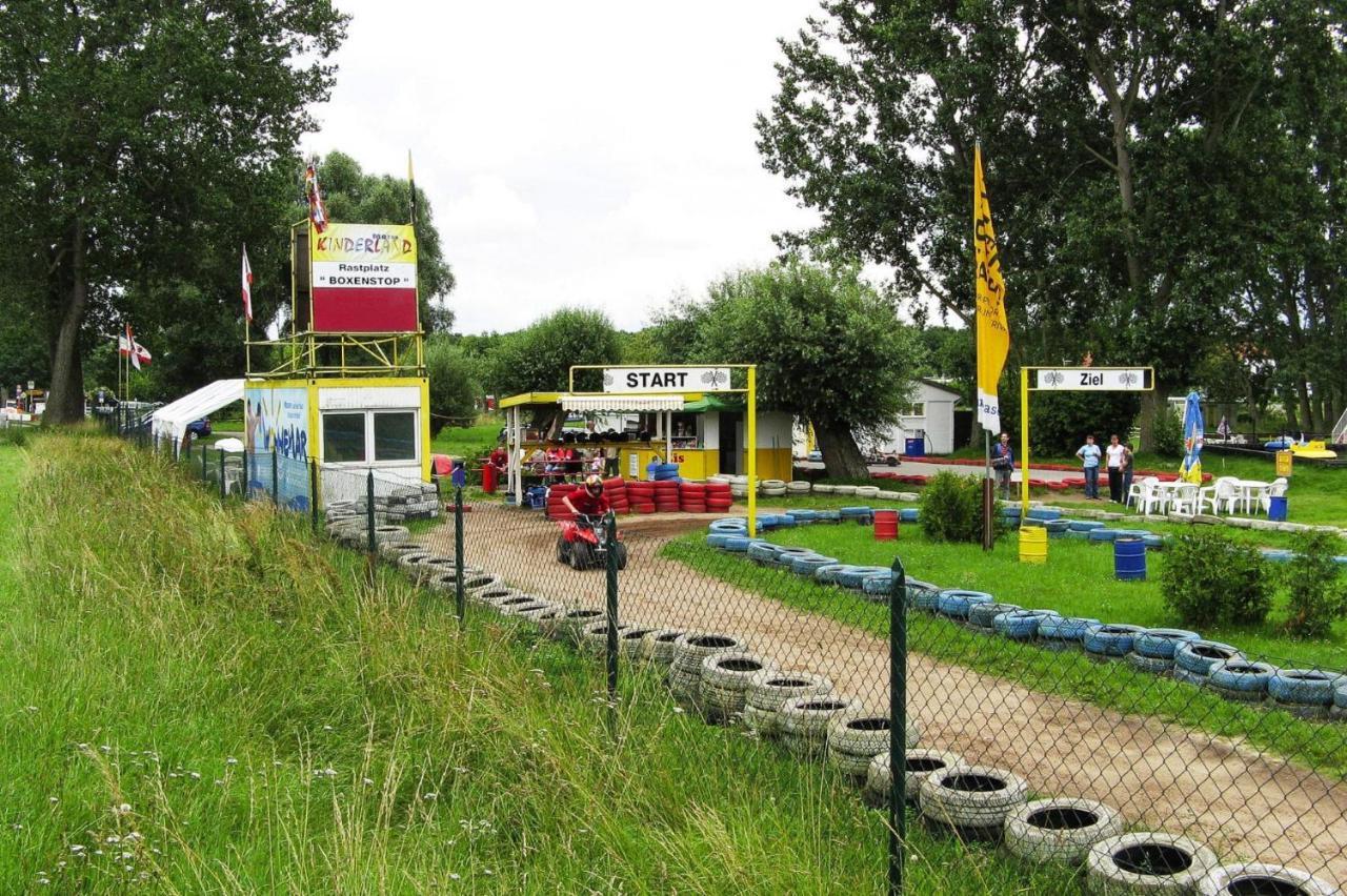 Reetdachhaus Mit Eigenem Strandkorb In Wohlenberg An Der Ostsee 外观 照片